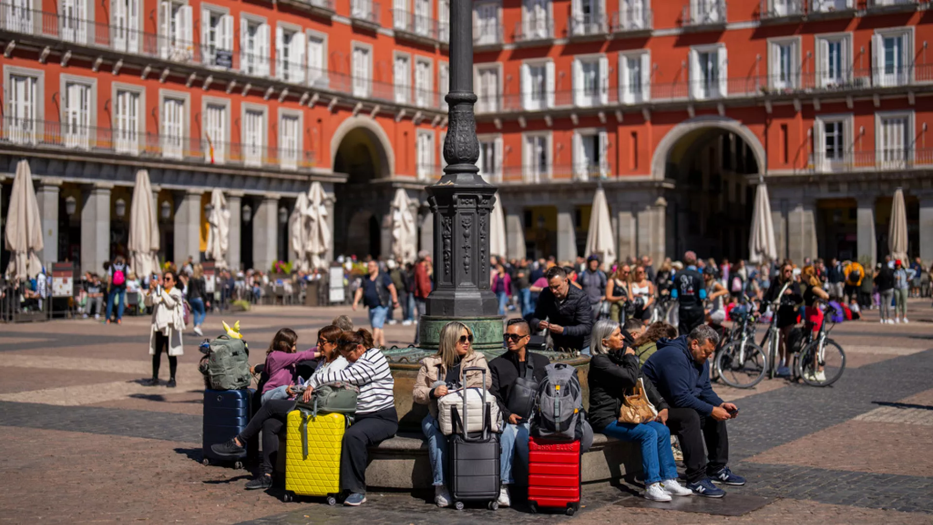 ETIAS: The new visa Brits will need to enter the EU in 2025, what it costs and who gets it free